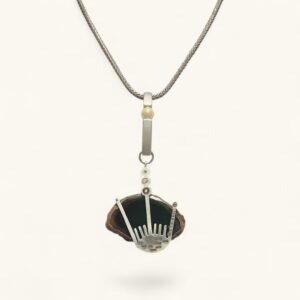 Crown Fan Agate Pendant Necklace | Silver. Pearl.